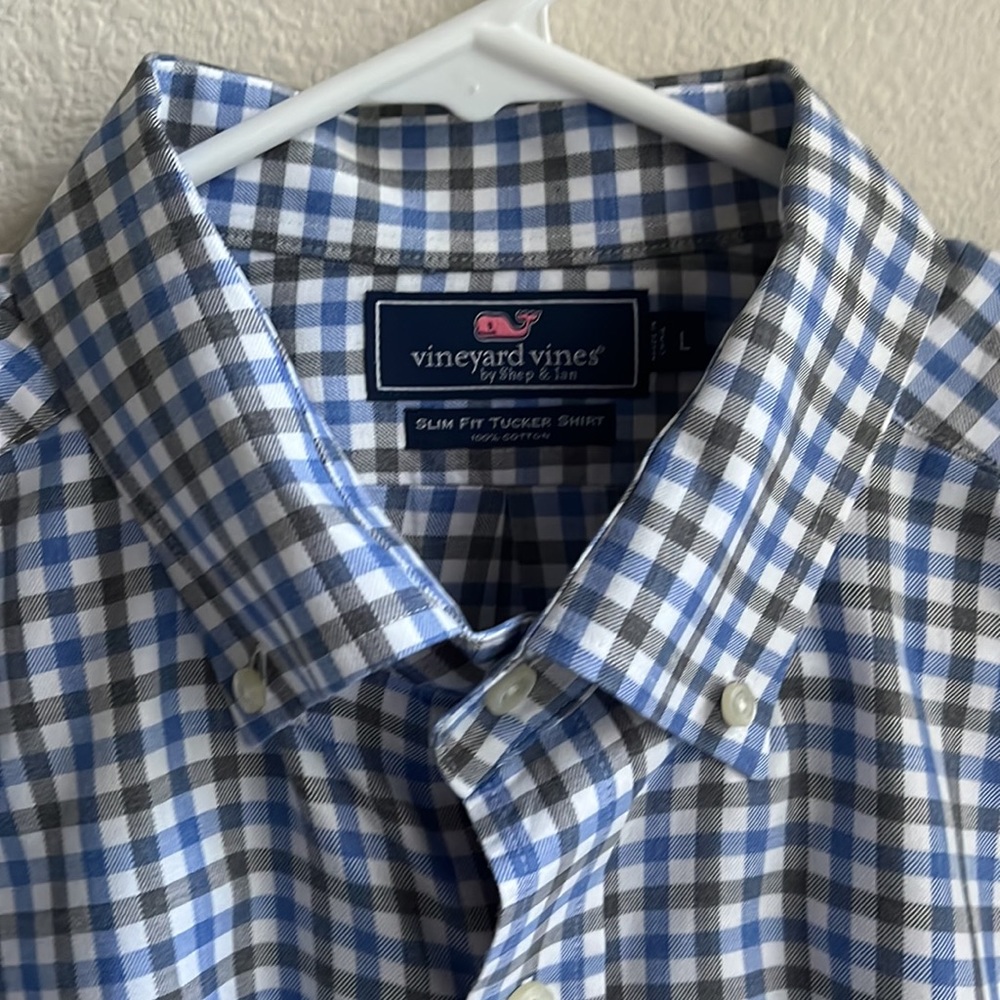 Vineyard Vines grey & blue checked button down Size Large Excellent condition!